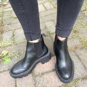 Bershka chelsea boots